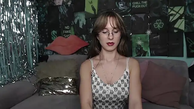 AlishaKellyi online show from December 18, 2025, 5:46 am