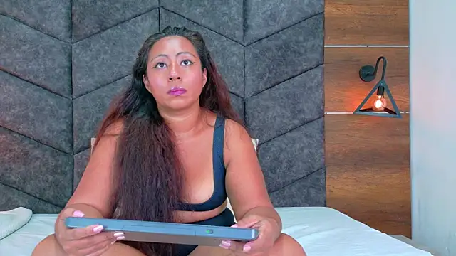 SeleneGibson   online show from February 13, 2026, 7:32 pm