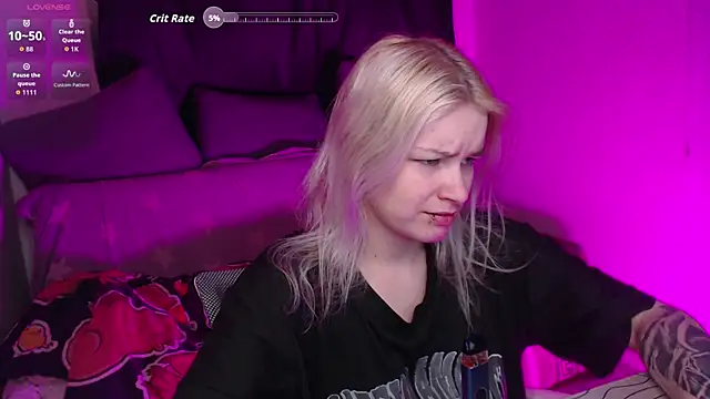 CherryNight6 online show from April 13, 2026, 9:20 pm