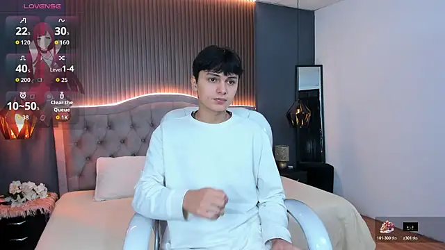 Maxii18  online show from October 24, 2025, 12:01 pm