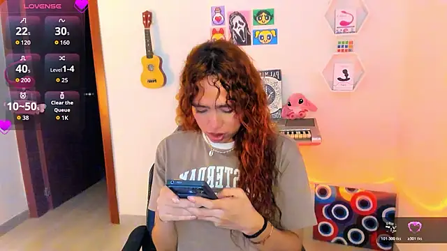 AdelineEsposito online show from February 4, 2026, 3:45 am