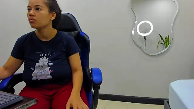 agata18  online show from January 8, 2026, 12:51 pm