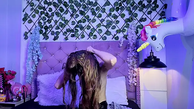 Violet-Storm- online show from January 17, 2026, 4:28 am