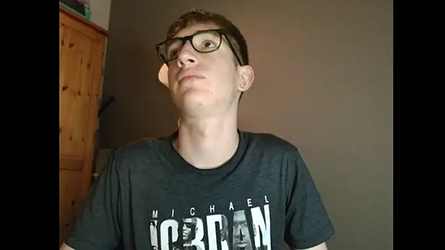 Erick Taylor3 online show from December 19, 2025, 7:54 pm