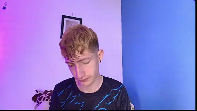 Erick Taylor3 online show from April 15, 2026, 7:43 pm