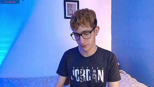 Snapshot of Erick_Taylor3 chatting on June 6, 2026, 7:29 pm Erick Taylor3 online show from June 6, 2026, 7:29 pm