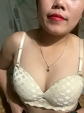 nachi-baby online show from November 12, 2025, 1:17 am