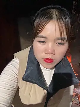 nachi-baby online show from December 17, 2025, 10:43 am