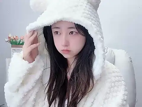 Love-hanzaizai718 online show from October 27, 2025, 5:06 pm