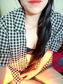 Cherry Le02 online show from November 13, 2025, 4:28 pm