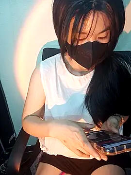 Cherry Le02 online show from February 7, 2026, 6:33 pm