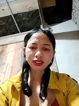 TRIEUTRIEU20 online show from November 11, 2025, 9:37 pm