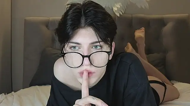 Oliver star boy  online show from January 6, 2026, 11:29 pm