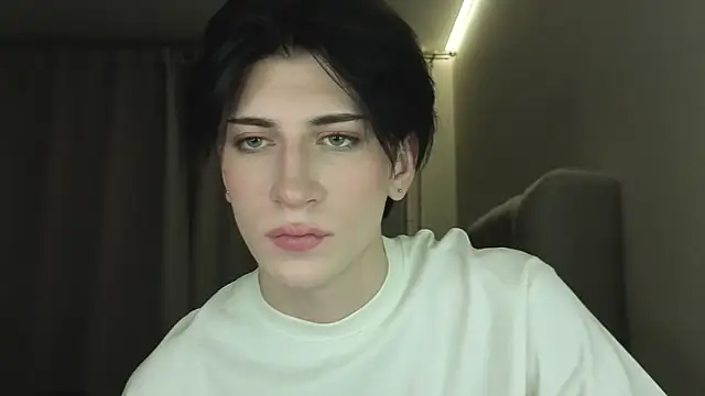 Oliver star boy  online show from March 10, 2026, 9:42 pm