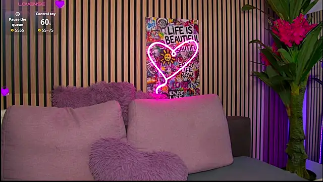 MirunaHaze online show from February 24, 2026, 5:27 am