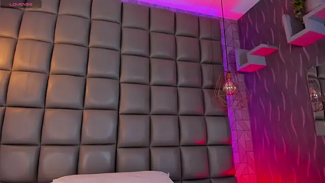 dannavelvet online show from April 10, 2026, 3:06 pm