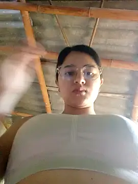 LuLopezz online show from October 27, 2025, 8:13 pm
