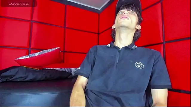 Snapshot of Khalid16_ chatting on October 29, 2025, 2:19 pm Khalid16  online show from October 29, 2025, 2:19 pm