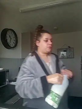 BubblesLovexox online show from November 24, 2025, 10:37 am