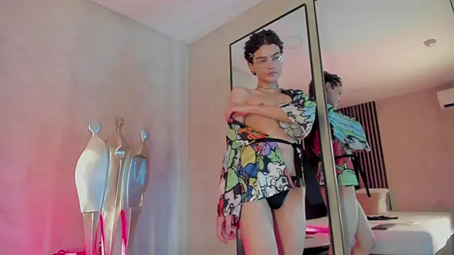 Val Guerra online show from November 12, 2025, 3:51 am