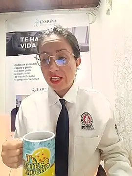 Snapshot of Valentina--1 chatting on May 20, 2026, 10:10 am Valentina--1 online show from May 20, 2026, 10:10 am