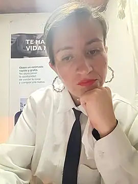 Snapshot of Valentina--1 chatting on June 4, 2026, 10:21 am Valentina--1 online show from June 4, 2026, 10:21 am