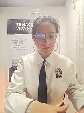 Snapshot of Valentina--1 chatting on June 8, 2026, 10:04 am Valentina--1 online show from June 8, 2026, 10:04 am