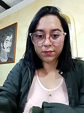 Caroline-17 online show from October 27, 2025, 2:43 pm