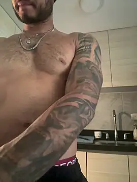 AUSTINN TORRES online show from April 14, 2026, 6:47 pm