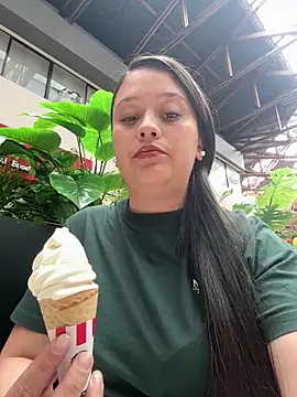 chanelketty online show from November 20, 2025, 3:45 pm