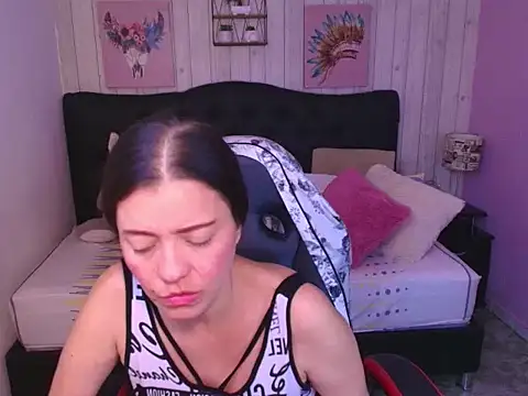  Rachel Jones  online show from February 4, 2026, 12:16 am