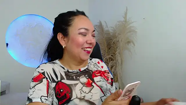 Yadis hot online show from October 31, 2025, 8:21 pm