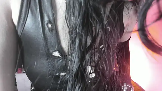 Yueeclipsa online show from November 9, 2025, 4:44 am