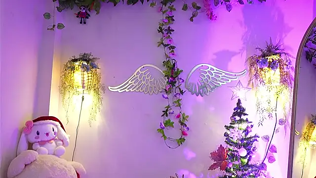 ISA NIXON online show from December 16, 2025, 8:58 pm