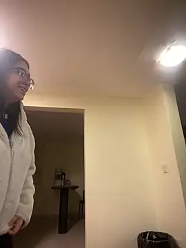 Kloe Novoa online show from April 16, 2026, 12:50 pm