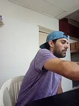 Capriflow online show from December 23, 2025, 1:14 am