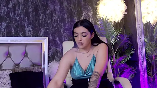 LaraBloom online show from January 15, 2026, 8:34 pm