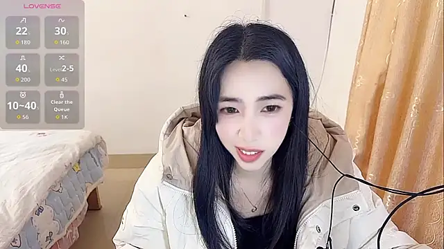 Snapshot of by-Hannah chatting on December 17, 2025, 9:37 am by-Hannah online show from December 17, 2025, 9:37 am