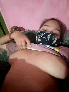 Snapshot of Poonam12A chatting on February 28, 2026, 10:33 pm Poonam12A online show from February 28, 2026, 10:33 pm