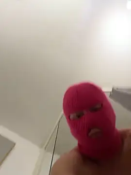 grossebite12335 online show from December 18, 2025, 10:43 am