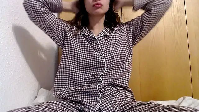 bellefleurrr online show from November 7, 2025, 8:42 pm