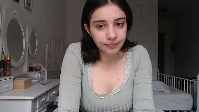 bellefleurrr online show from April 4, 2026, 2:03 pm