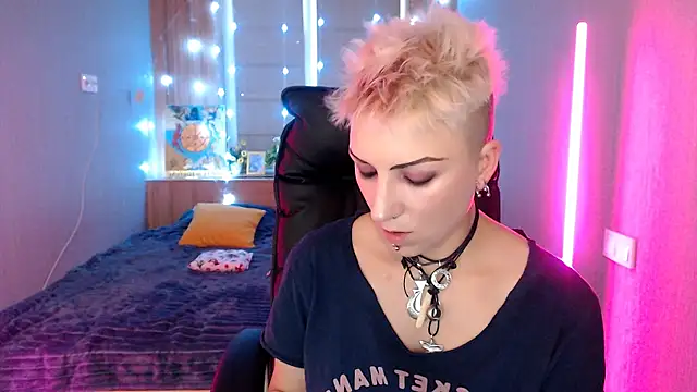 Sweet-n-Strong online show from December 21, 2025, 7:37 am