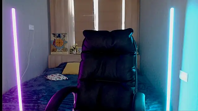 Snapshot of Sweet-n-Strong chatting on February 8, 2026, 12:41 pm Sweet-n-Strong online show from February 8, 2026, 12:41 pm