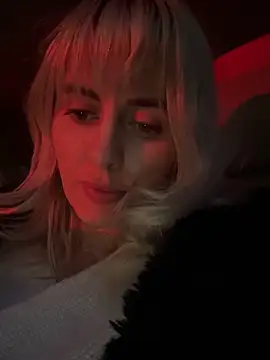 blondegirlx online show from November 26, 2025, 3:02 pm