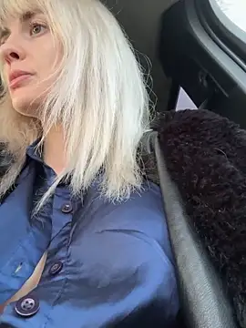 blondegirlx online show from November 27, 2025, 2:19 pm