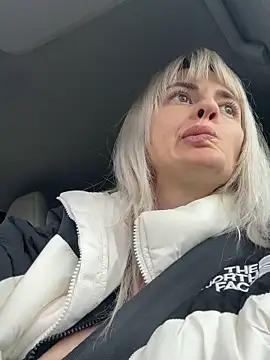 blondegirlx online show from December 3, 2025, 10:57 am