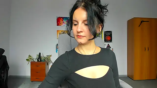 Snapshot of StellaAnia chatting on October 28, 2025, 9:24 am StellaAnia online show from October 28, 2025, 9:24 am