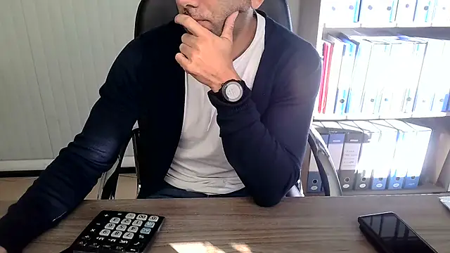 Evasionee online show from November 5, 2025, 8:03 am