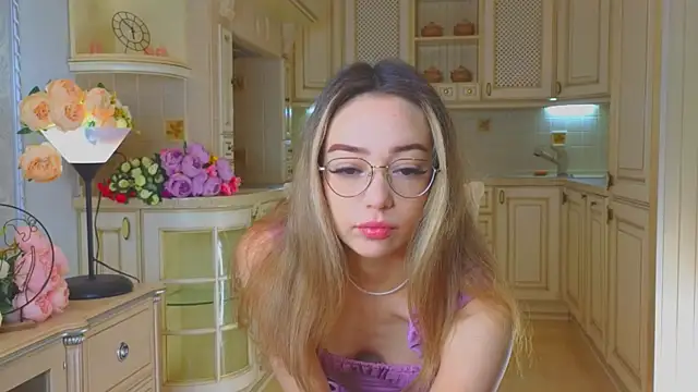 DeiraCharson online show from November 8, 2025, 3:18 am